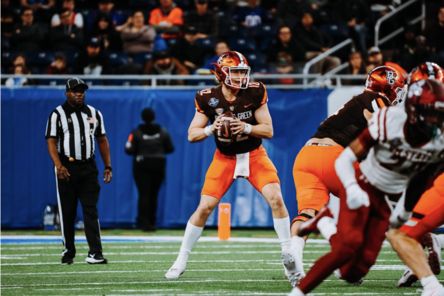 BGSU Quarterback Camden Orth looks for a target during the 2022 Quick Lane Bowl against New Mexico State.