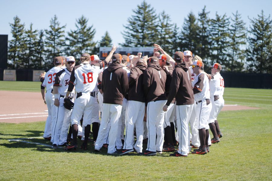 Bowling Green gathers in a huddle before facing Ball State.