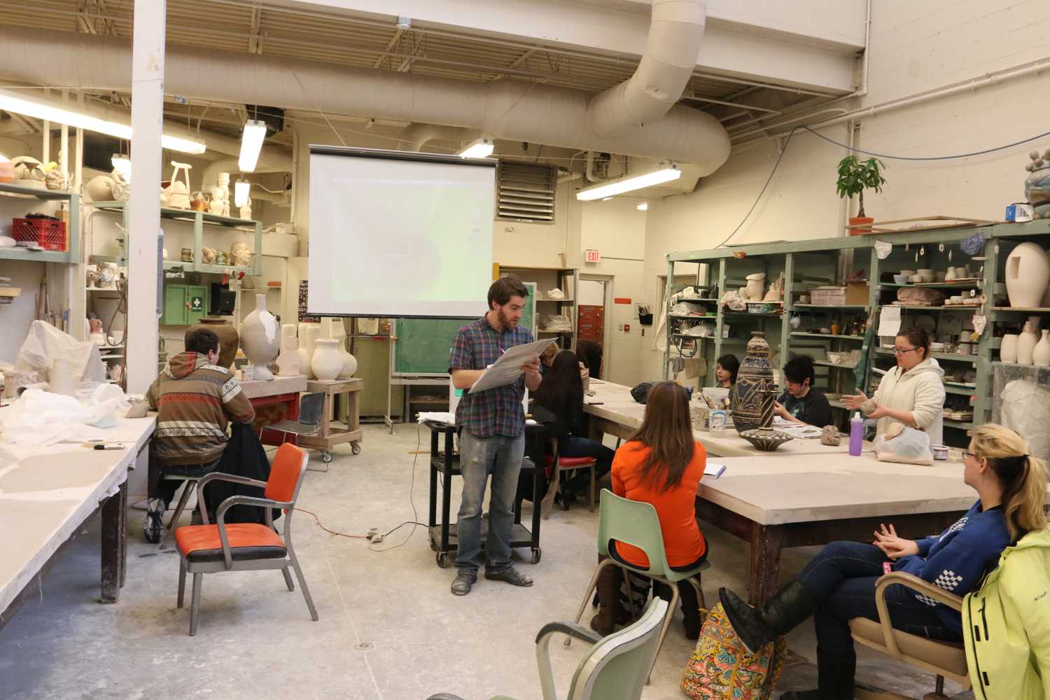 Ceramics instructor inspires students through artwork – BG Falcon Media