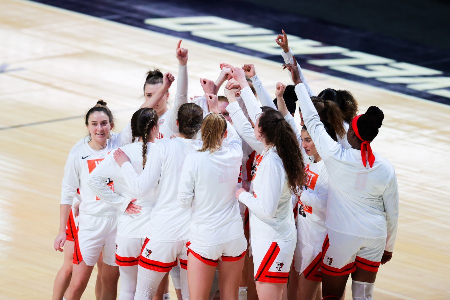 The+BGSU+womens+basketball+team+breaks+the+huddle+before+their+eventual+77-72+MAC+Championship+loss+to+Central+Michigan+at+Rocket+Mortgage+Fieldhouse+on+Saturday%2C+March+13%2C+2021.%26%23160%3B