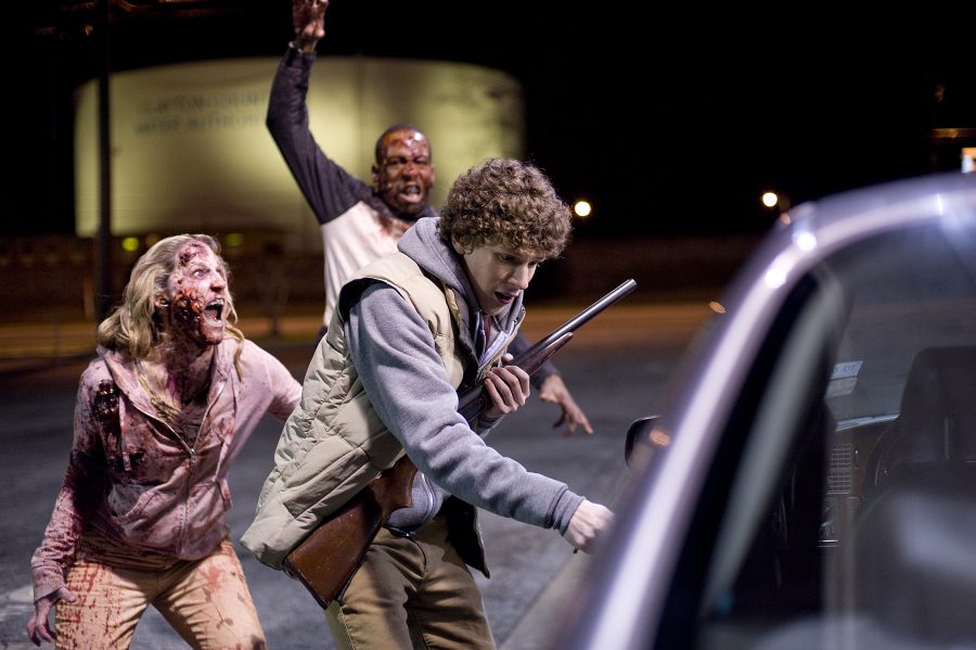 Columbus+%28Jesse+Eisenberg%29+tries+to+escape+from+some+zombies+in+Zombieland+%282009%29.
