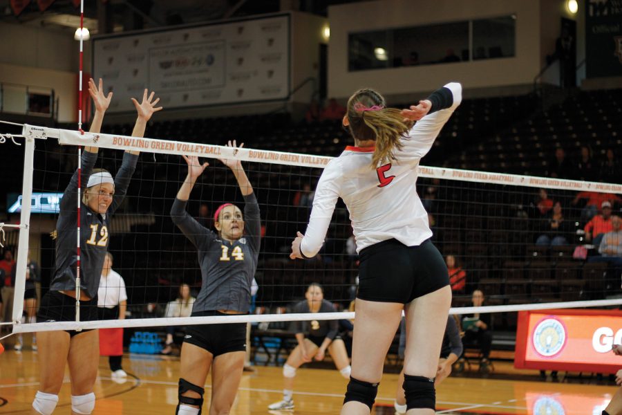 The Falcon volleyball teams winning streak came to an end with a loss against Ball State, but a comeback victory against the University of Toledo.