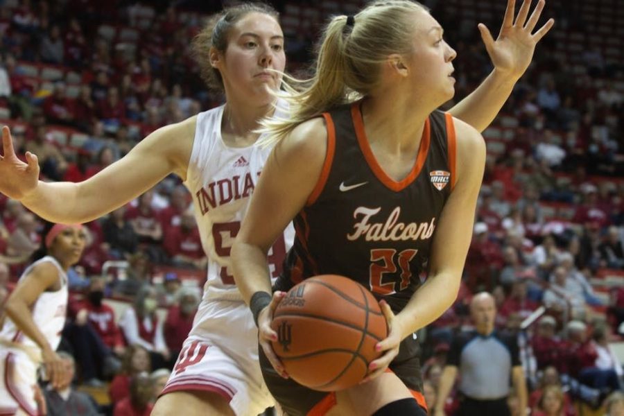 Hoosiers use Dominant Start to Thump Falcons, 96-61