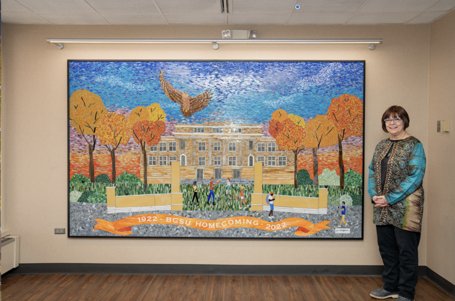 BGSU+adds+15000-piece+mosaic+to+alumni+center