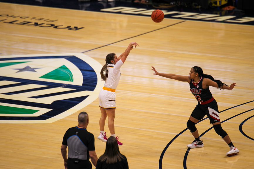 MAC WBB Tournament Day One- #4 Kent State advances to semis with win over #5 NIU