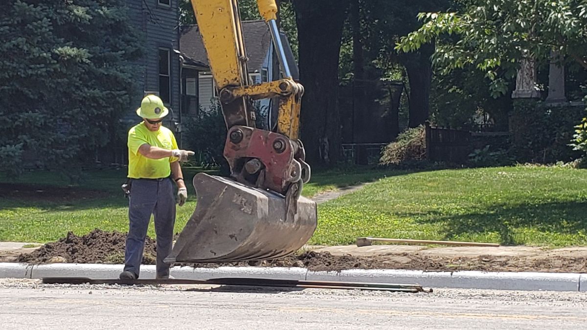 Work continues on West Wooster Street.