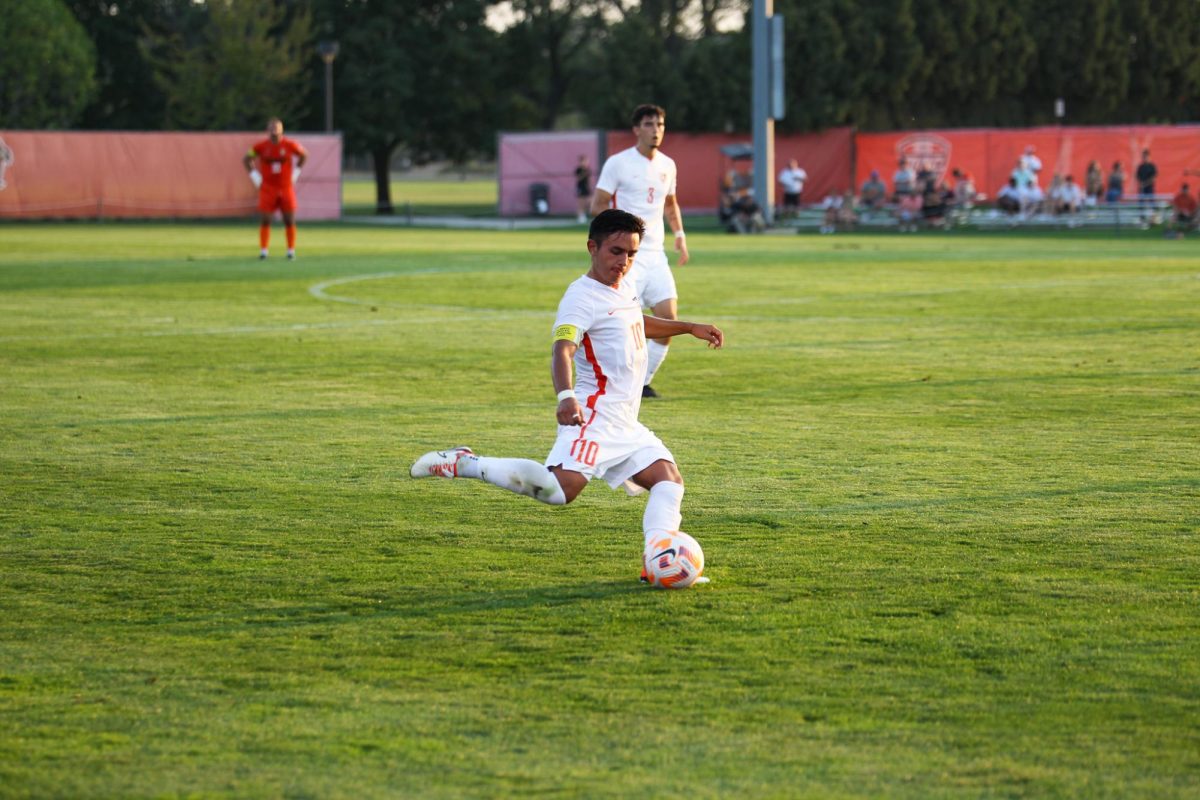 Alberto Anaya about to kick the ball towards the net. 