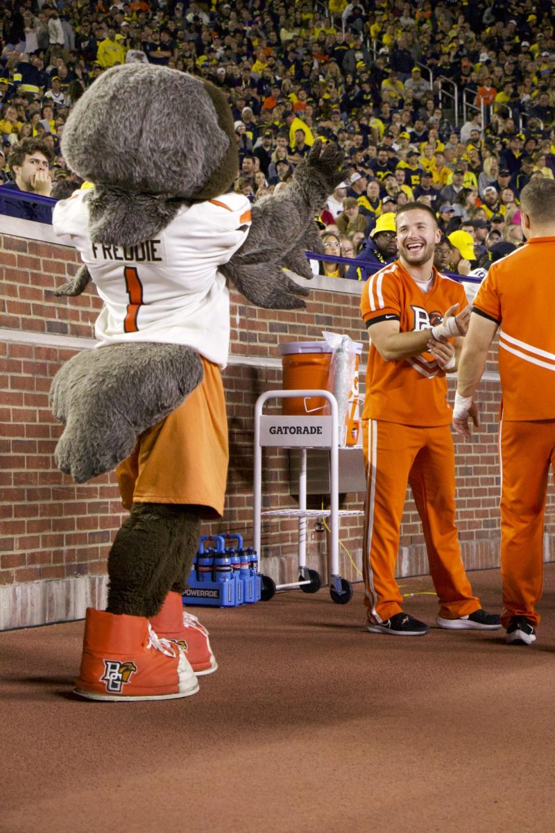 Freddie and the BGSU cheer team.