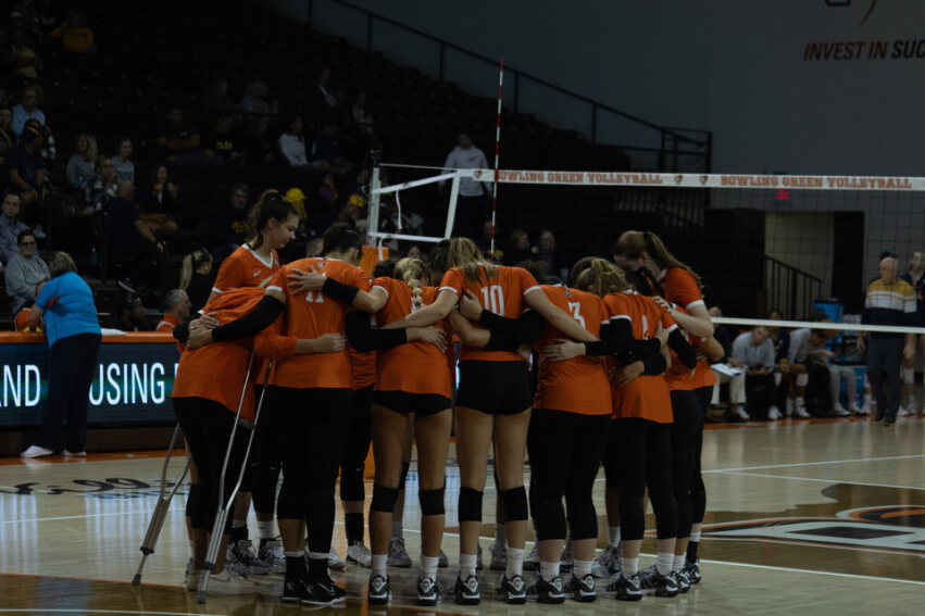 The schneid extends to six- BGSU falls in four sets to Ohio