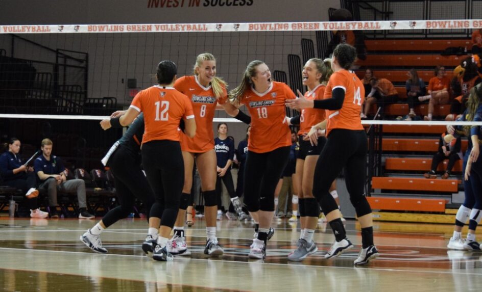 Trio of Falcons register double-digit kills in dominant win over Kent State