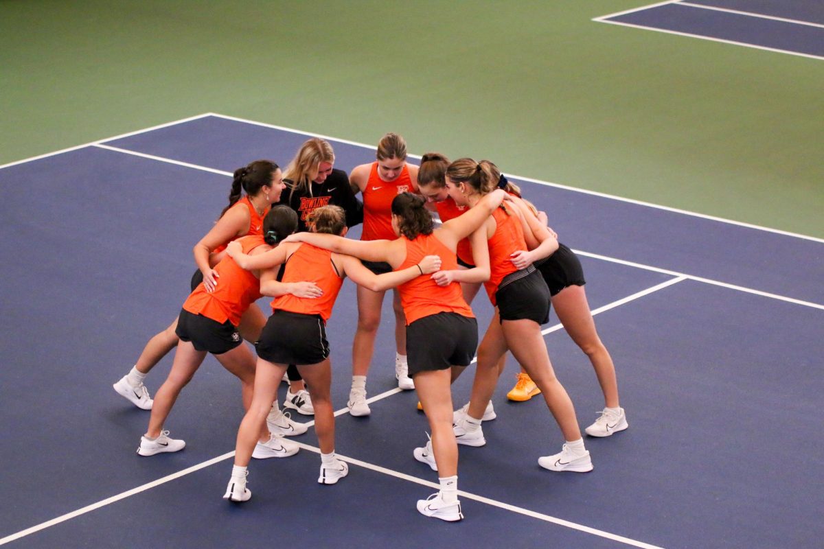 Perrysburg, OH- BGSU team huddle at Perrysburg Tennis Center in Perrysburg, Ohio