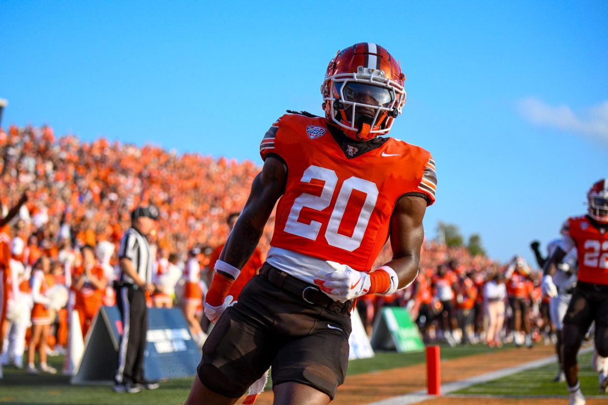 Bowling Green, OH - Falcons junior running back Justin Pegues (20) taking the opening kickoff to the house at Doyt Perry Stadium in Bowling Green, Ohio.