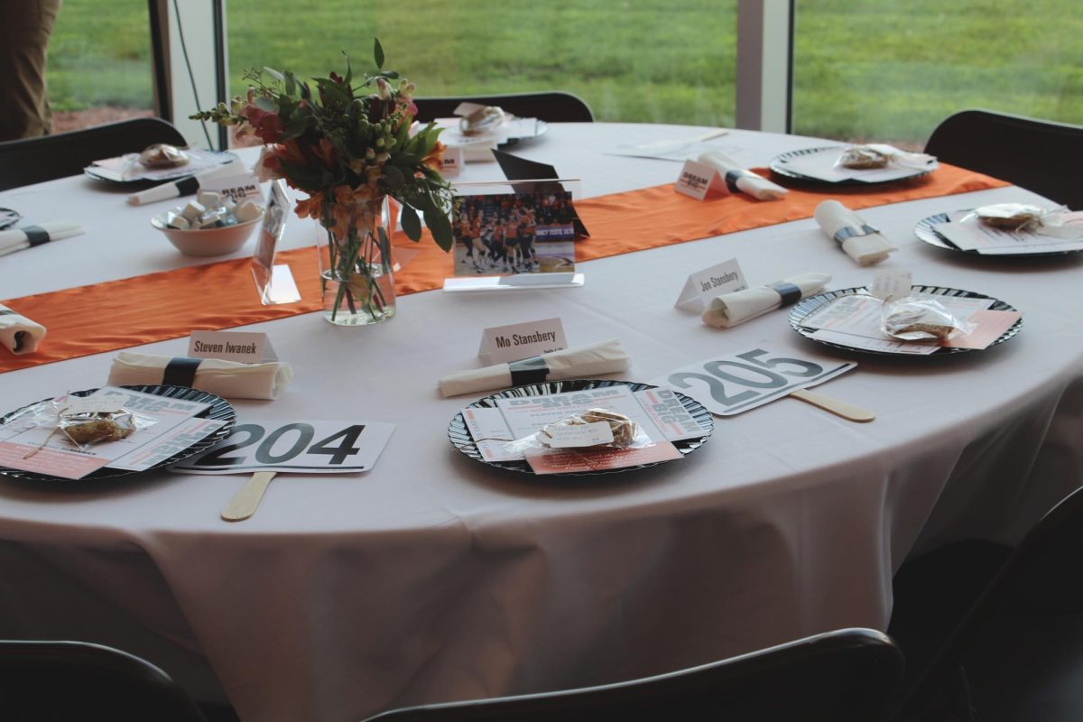 Table settings for the silent auction and dinner