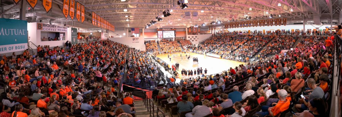 Bowling Green, OH - The Stroh Center after 4,201 person crowd in Bowling Green, Ohio