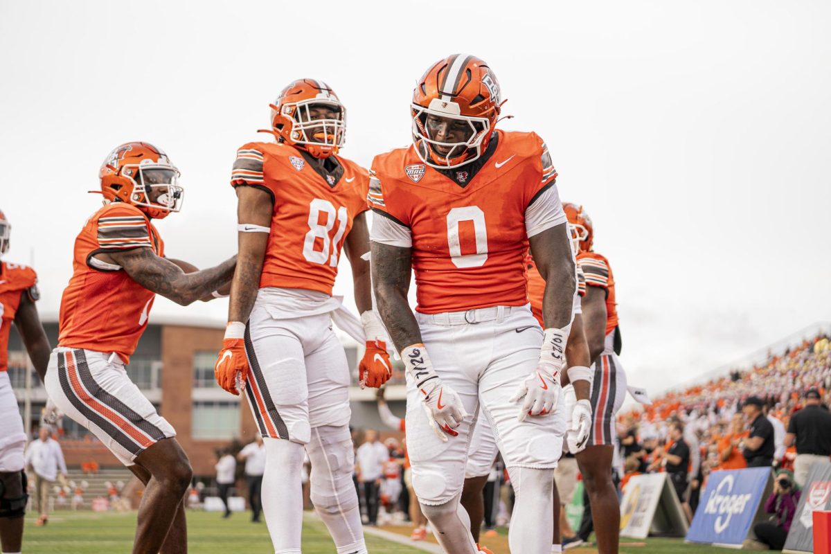 Bowling Green, OH – Falcons junior tight end Harold Fannin Jr. (0) celebrates with teammates after scoring the first BGSU touchdown at Doyt L. Perry Stadium in Bowling Green, Ohio