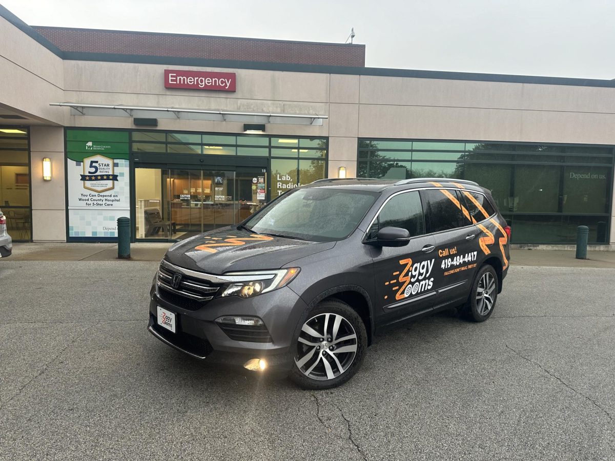 A ZiggyZooms car in front of the emergency room