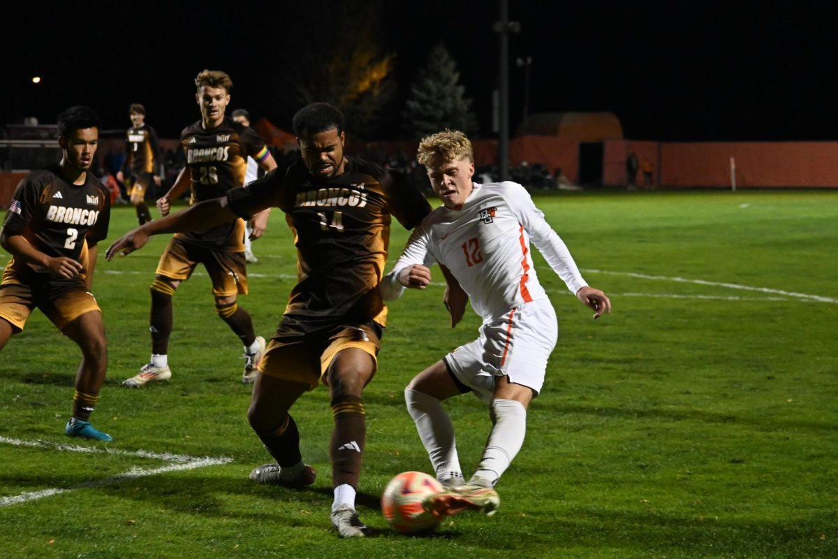 Bowling Green, OH – Falcons sophomore forward Bennett Painter (12) attacking the ball at Cochrane Stadium in Bowling Green, Ohio.