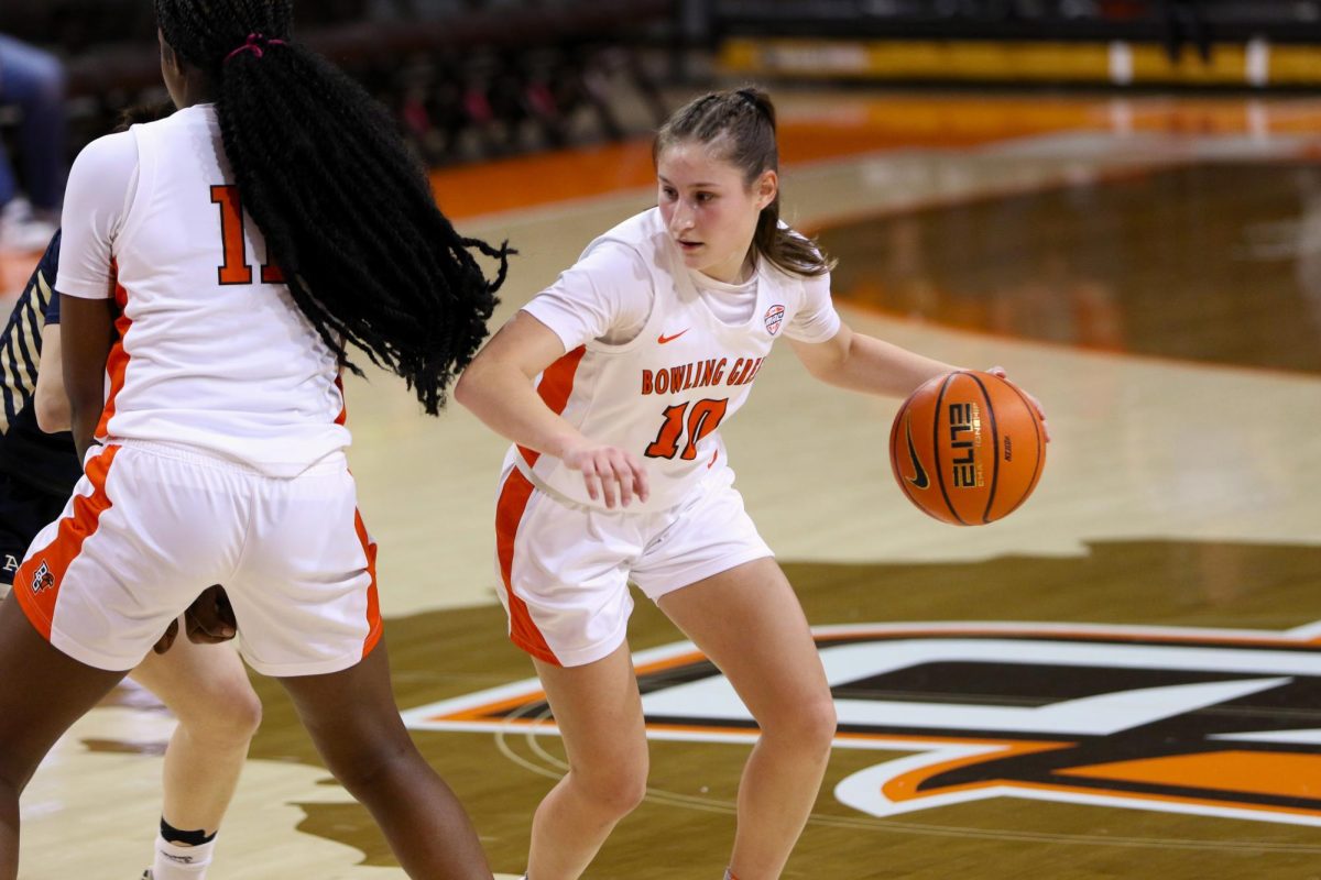 Bowling Green, Ohio- Falcons Sophomore Guard Paige Kohler (10) works her way through the defense to have an electric 28 point game.