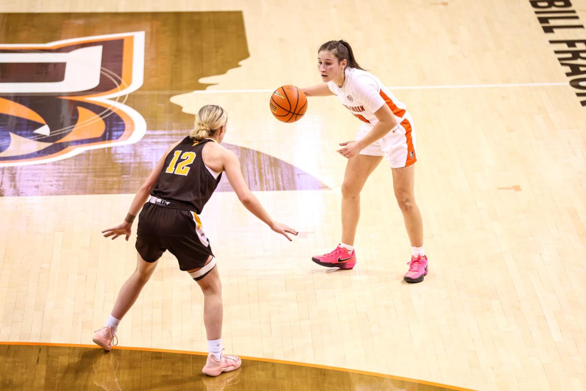 Bowling Green, OH - Sophomore guard Paige Kohler (10) prepares to run a play against Western Michigan at the Stroh Center in Bowling Green, Ohio.