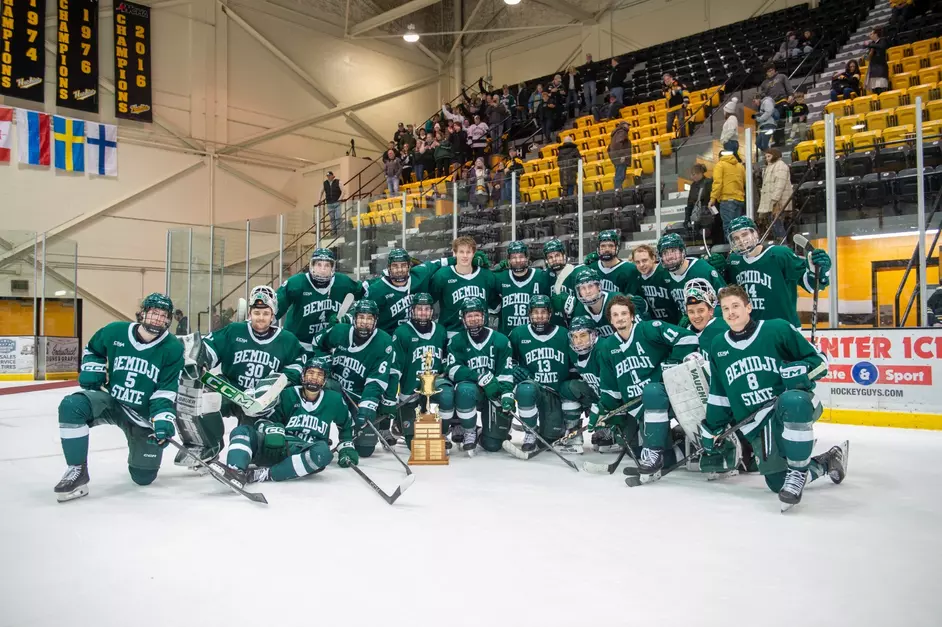 Bemidji State with Coppa Cup