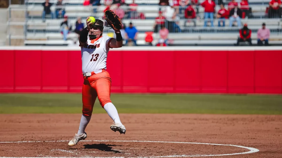 Seventh inning comeback holds Falcons from back-to-back victories in 8-7 loss to Huskies