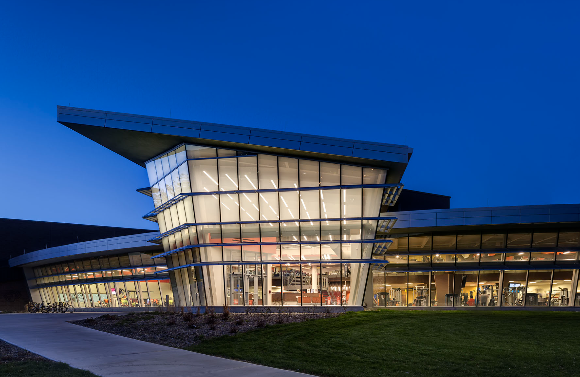 The student recreation center at BGSU has resources available for students to stay active during the winter months to help avoid SAD (photo via Best of BG).