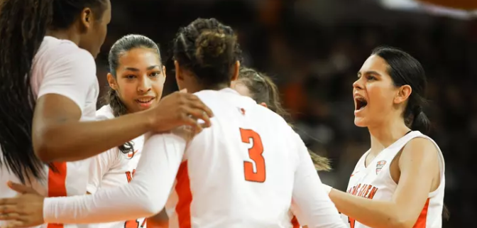 Bowling Green huddling during victory over Ohio
