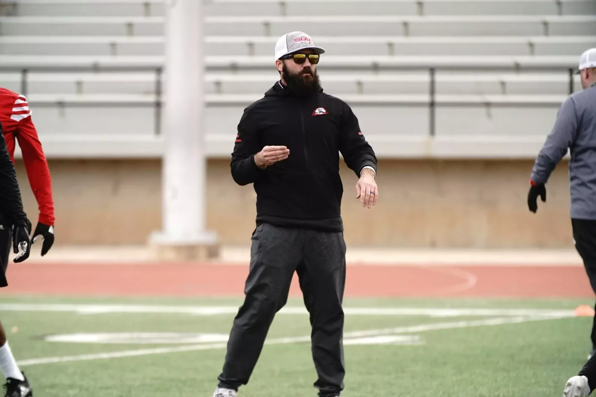 Bowling Green football staff reportedly set to expand by two