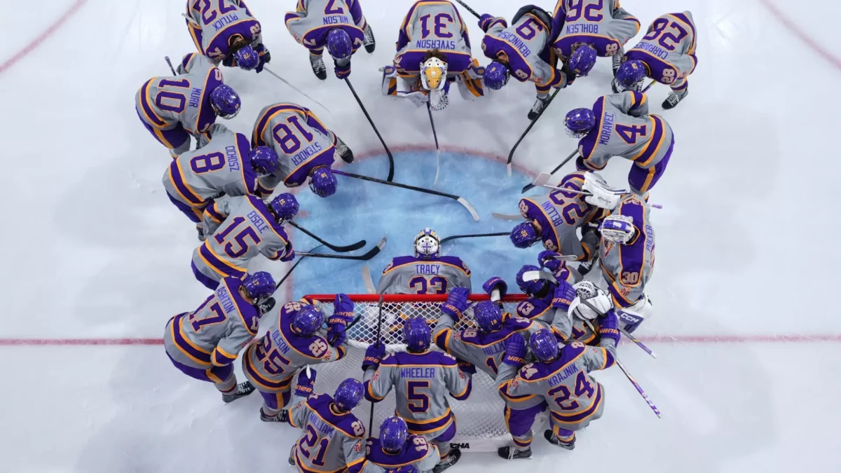 Minnesota State pregame huddle