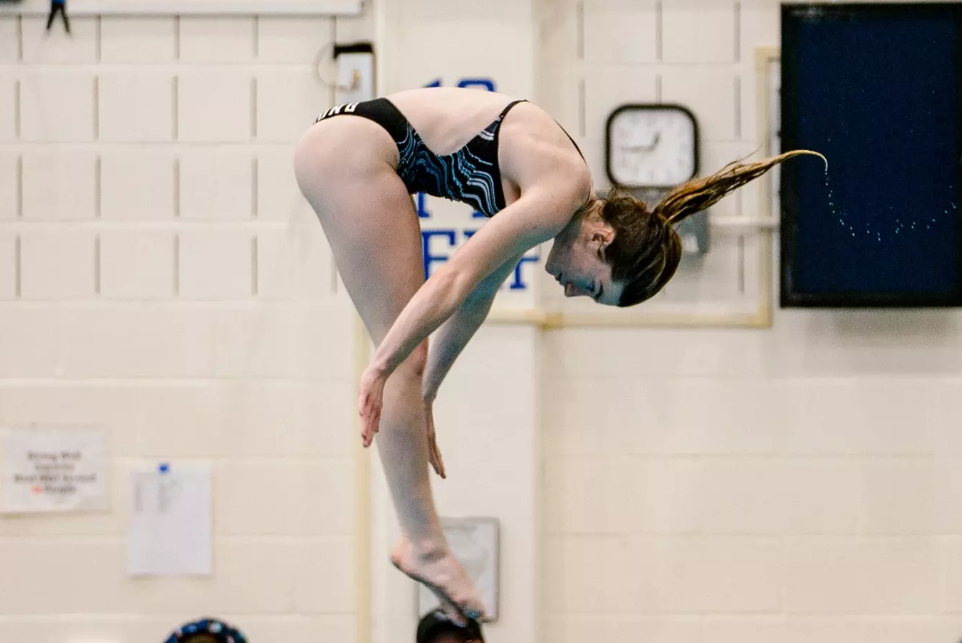 Evie Long performing a dive for Bowling Green