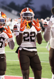 Kal-El Pascal (22) celebrates with teammates after Bowling Green’s 38-13 victory over Ball State on Nov. 23 / Curt Lydy 