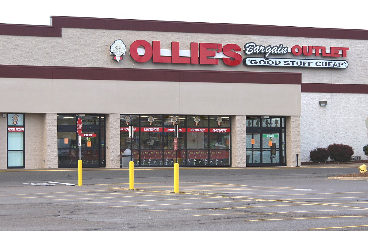 Ollie's Bargain Outlet store (via Wikipedia Commons)