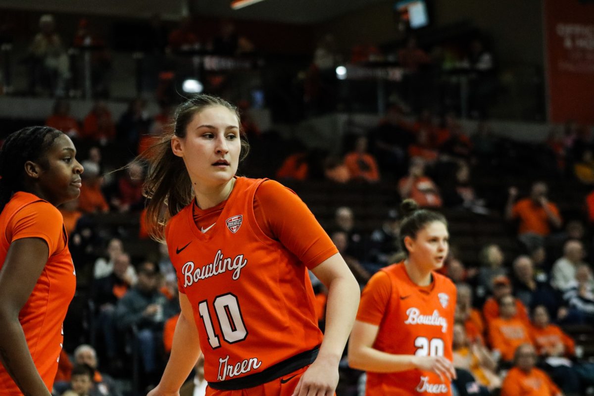 Bowling Green, OH- Falcons junior guard Paige Kohler (10) analyzes Toledo’s defense at the Stroh Center in Bowling Green, Ohio.