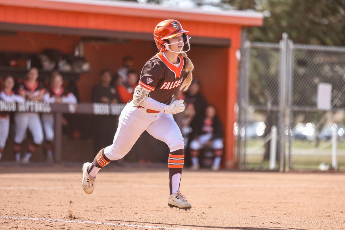 Bowling Green, OH - Falcons junior outfielder Peyton Steffes (7) runs to first base at Meserve Field in Bowling Green, Ohio.